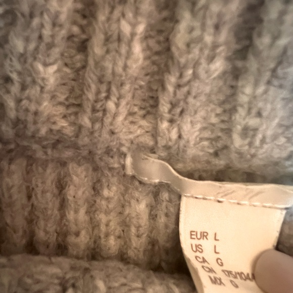 H&M grey chunky knit sweater. Size L. - Picture 2 of 3